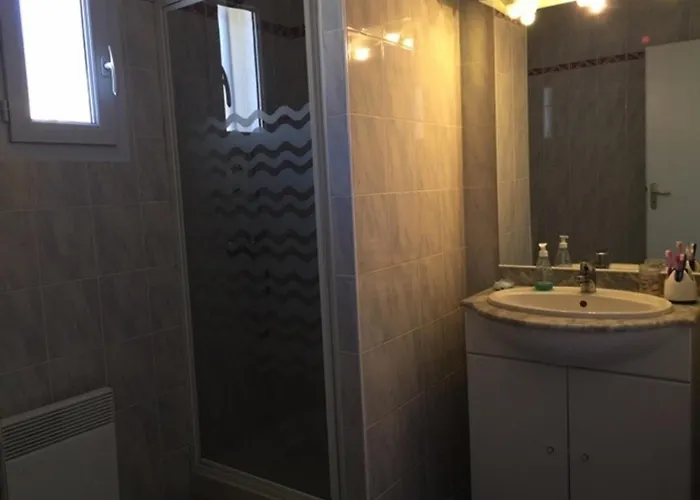 Agreable A 700m De La - Fr-1-336-161